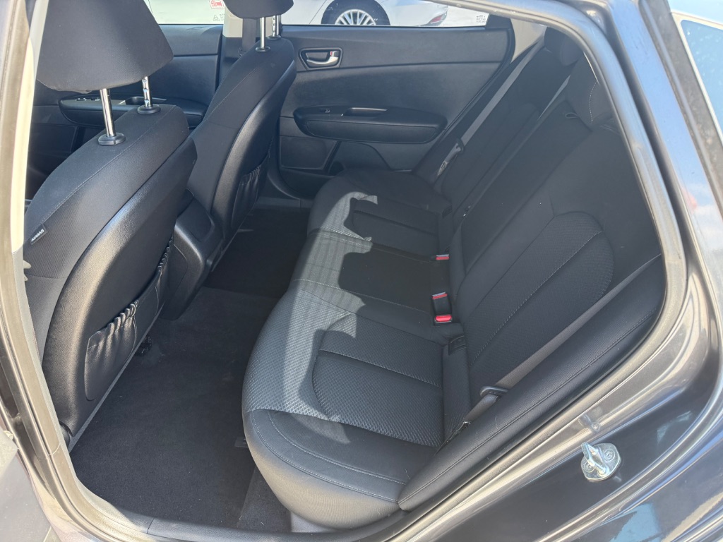 2018 Kia Optima LX - Photo 8