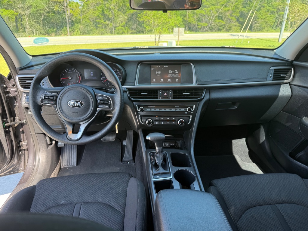 2018 Kia Optima LX - Photo 7