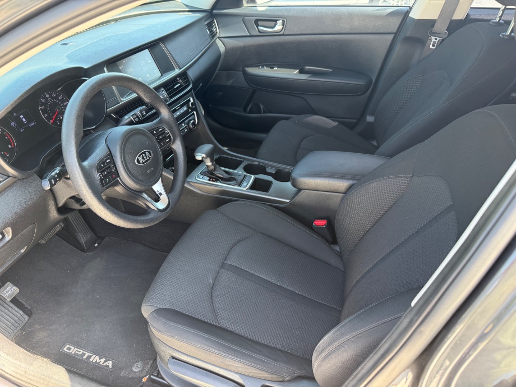 2018 Kia Optima LX - Photo 6