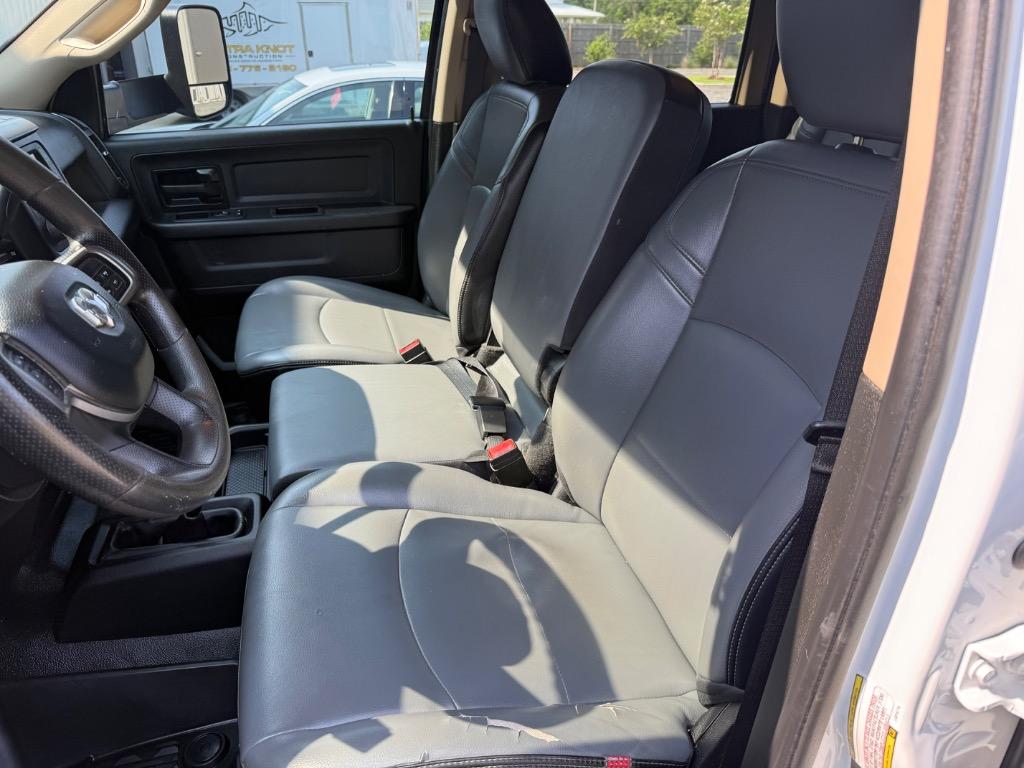 2020 RAM Ram 3500 Chassis Cab Tradesman - Photo 32