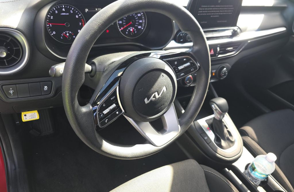 2024 Kia Forte LXS - Photo 11